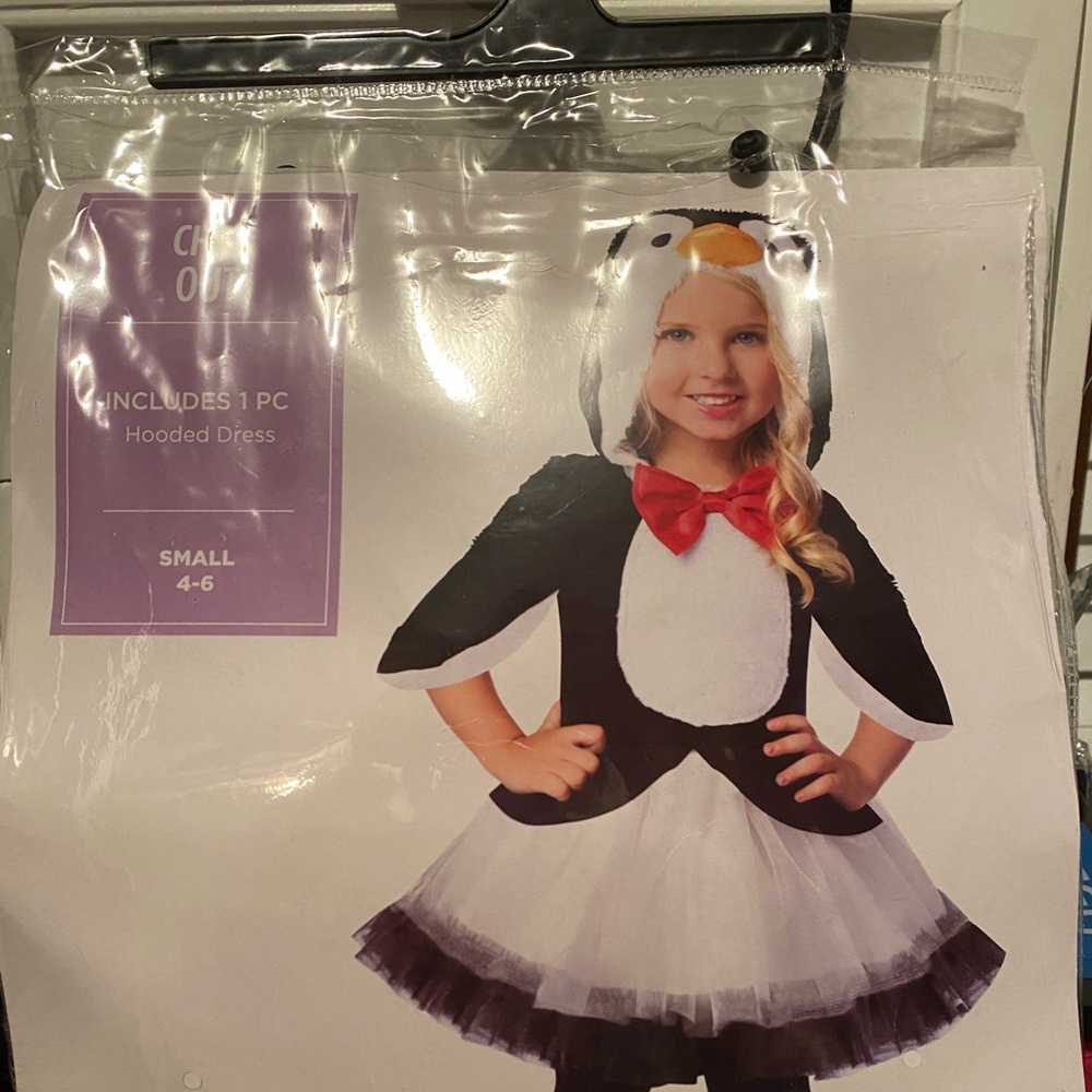 Size 4-6penguin costume